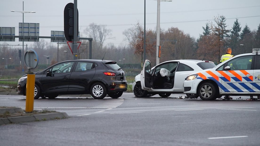 Ongeval op kruispunt De Knoop in Deventer