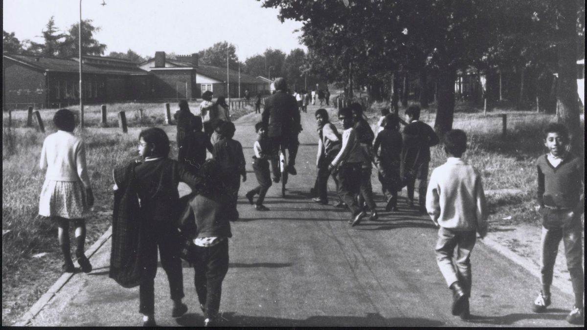 Nieuwe podcast over Kamp Schattenberg Hoe de Molukkers in Nederland kwamen RTV Drenthe Nieuwe podcast over Kamp Schattenberg Hoe de Molukkers in Nederland kwamen RTV Drenthe