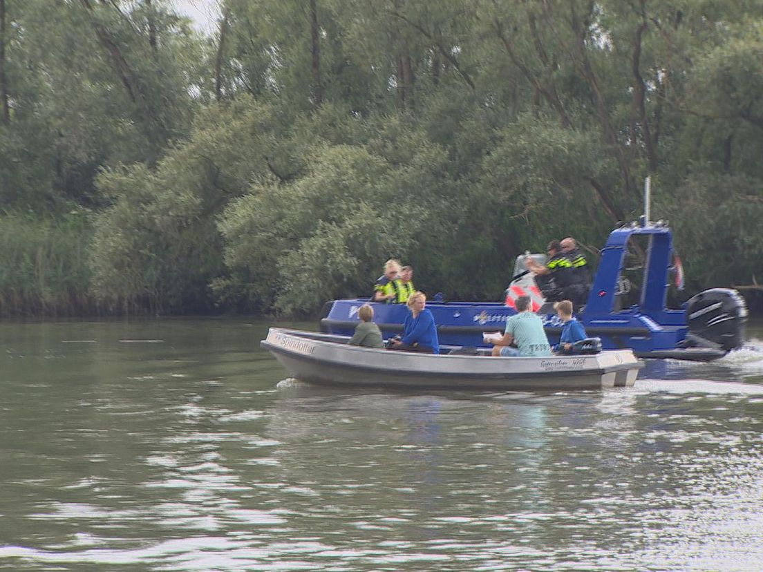 Handhavingactie in de Biesbosch.