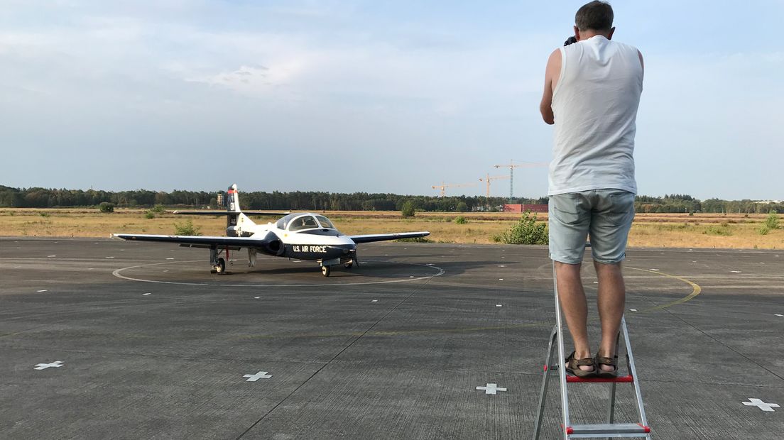 Sommige vliegtuigliefhebbers namen een keukentrapje mee