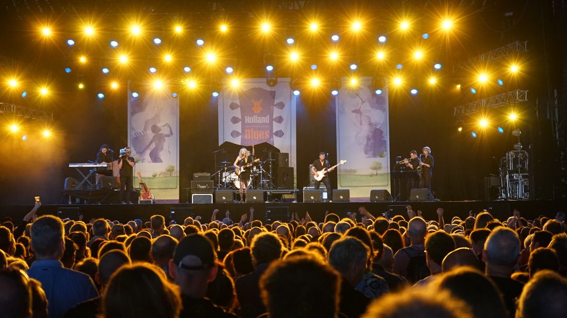 Ana Popovic tijdens het Holland International Bluesfestival (Rechten: Kim Stellingwerf)