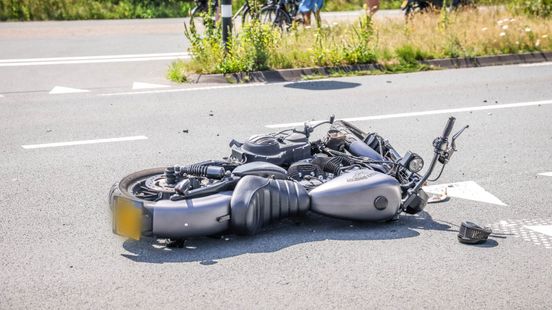 Motorrijder gewond na aanrijding met bus op Utrechtseweg. Motorrijder gewond na aanrijding met bus op Utrechtseweg.