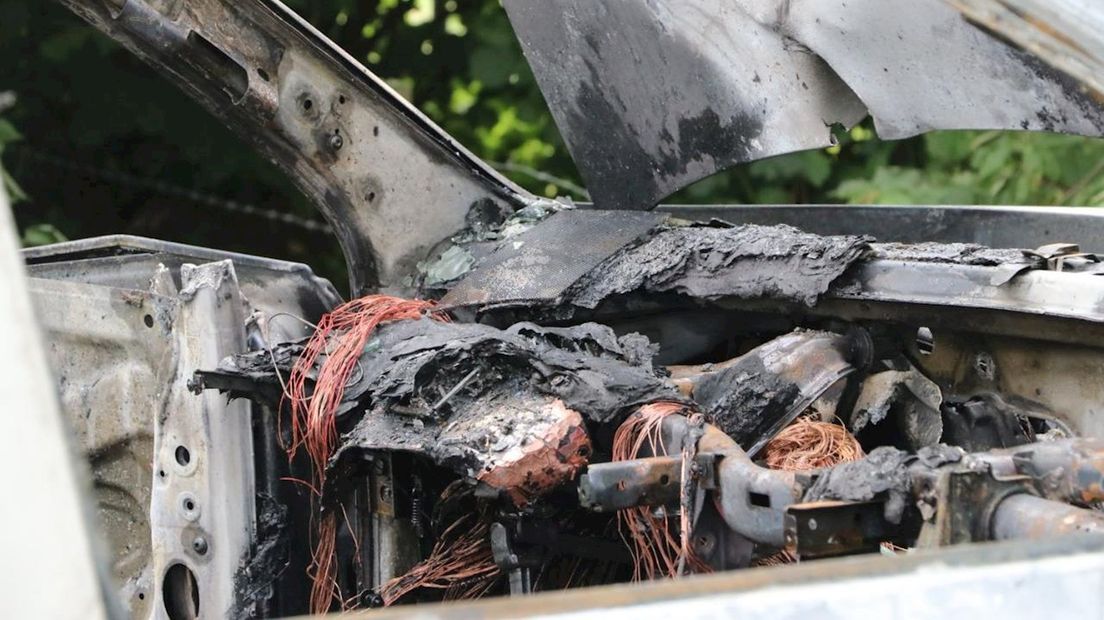 Porsche Cayenne in brand gevlogen in Haaksbergen