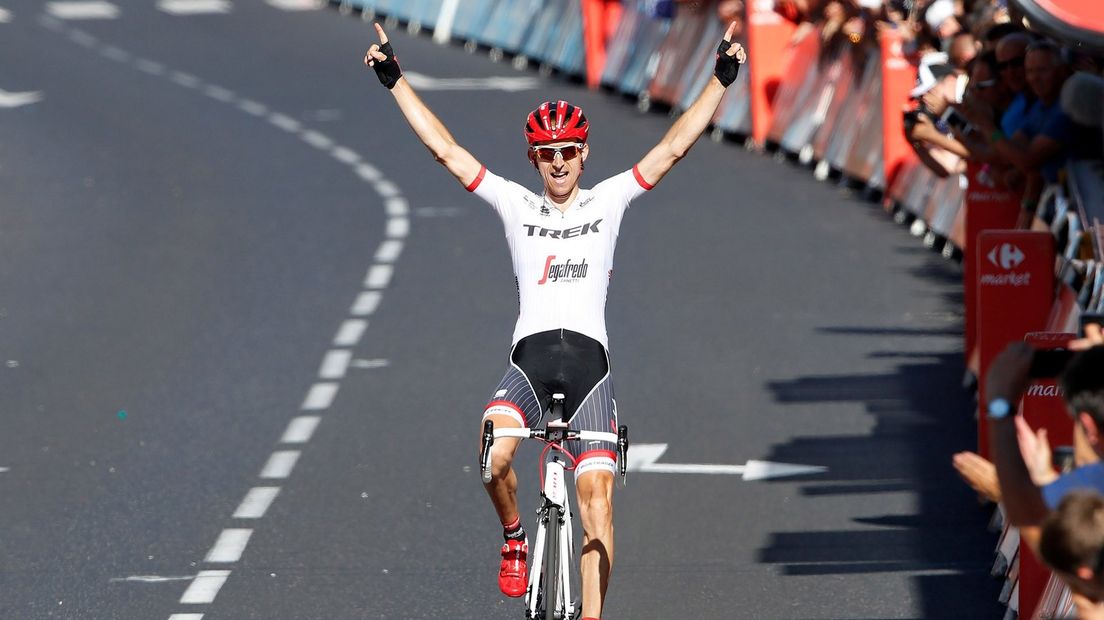 Mollema wint de vijftiende etappe van de Tour de France 2017