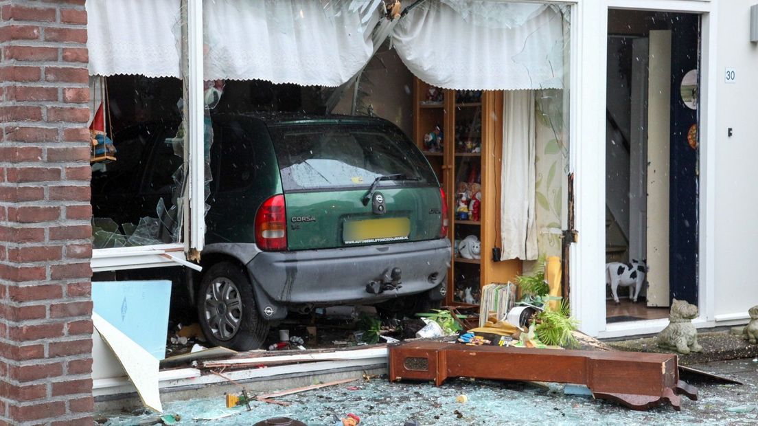 Auto in huis tynaarlo