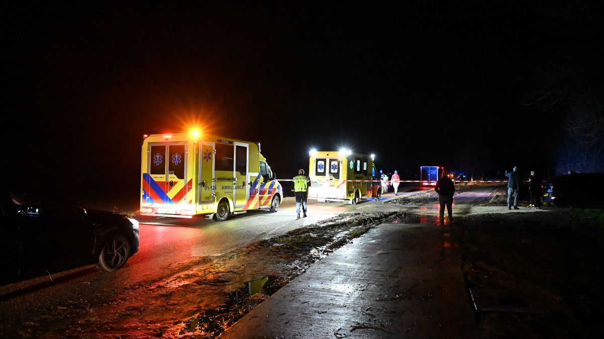 112-nieuws: Voetganger in Beerta ernstig gewond na aanrijding met auto • Ongeval tussen Roodeschool 