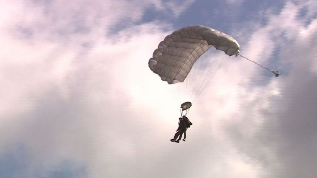 Provincie wil parachutevluchten op Teuge beperken. Foto: Omroep Gelderland