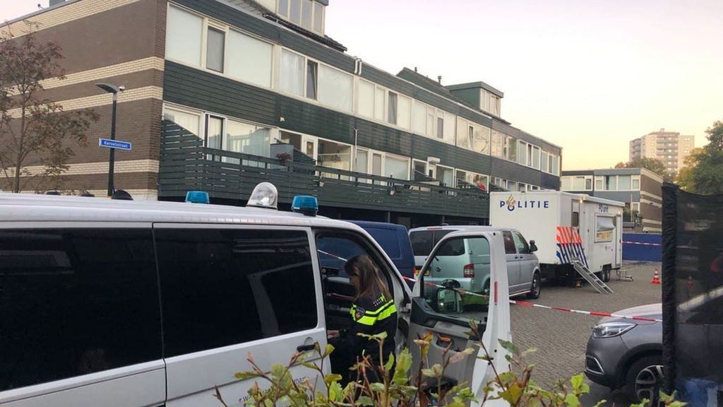 De politie doet onderzoek na de schietpartij in de Kervelstraat. Foto: Omroep Gelderland