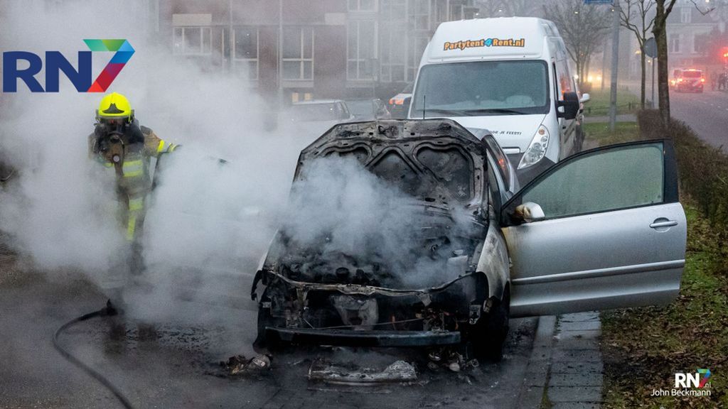 Autobrand aan Wolfskuilseweg Nijmegen. Foto: John Beckmann / RN7 Autobrand aan Wolfskuilseweg Nijmegen. Foto: John Beckmann / RN7