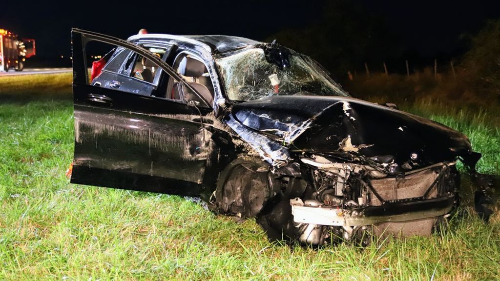 Een van de auto's zou met volle snelheid achter op het andere voertuig zijn gereden. Foto: Marco van Deick/Persbureau Heitink Een van de auto's zou met volle snelheid achter op het andere voertuig zijn gereden. Foto: Marco van Deick/Persbureau Heitink