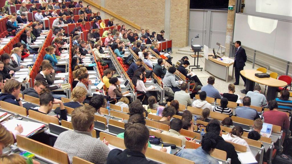 Hoorcollege rechten aan de Radboud Universiteit in Nijmegen. Foto: archief ANP Hoorcollege rechten aan de Radboud Universiteit in Nijmegen. Foto: archief ANP