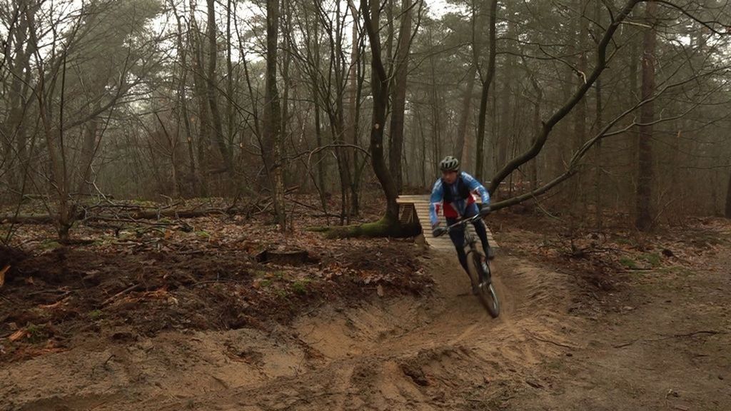 Een mountainbiker in de Achterhoek. Foto: Omroep Gelderland Een mountainbiker in de Achterhoek. Foto: Omroep Gelderland