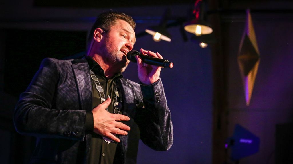 Koffie of thee? Frans Duijts en Donnie hopen op carnavalskraker met nieuwe hit RN7 Koffie of thee? Frans Duijts en Donnie hopen op carnavalskraker met nieuwe hit RN7
