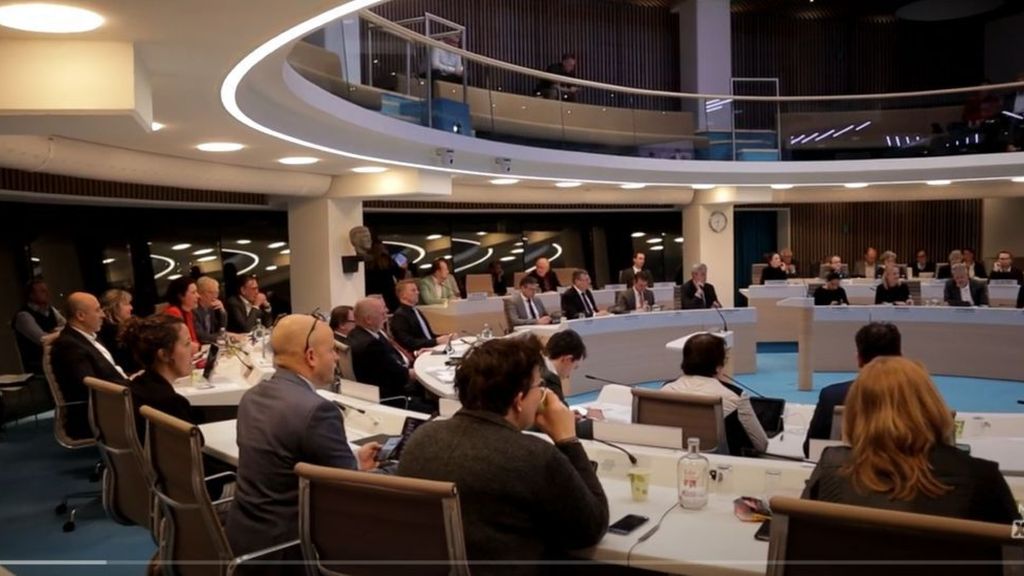 De raadszaal van de gemeente Ede. Foto: XON De raadszaal van de gemeente Ede. Foto: XON