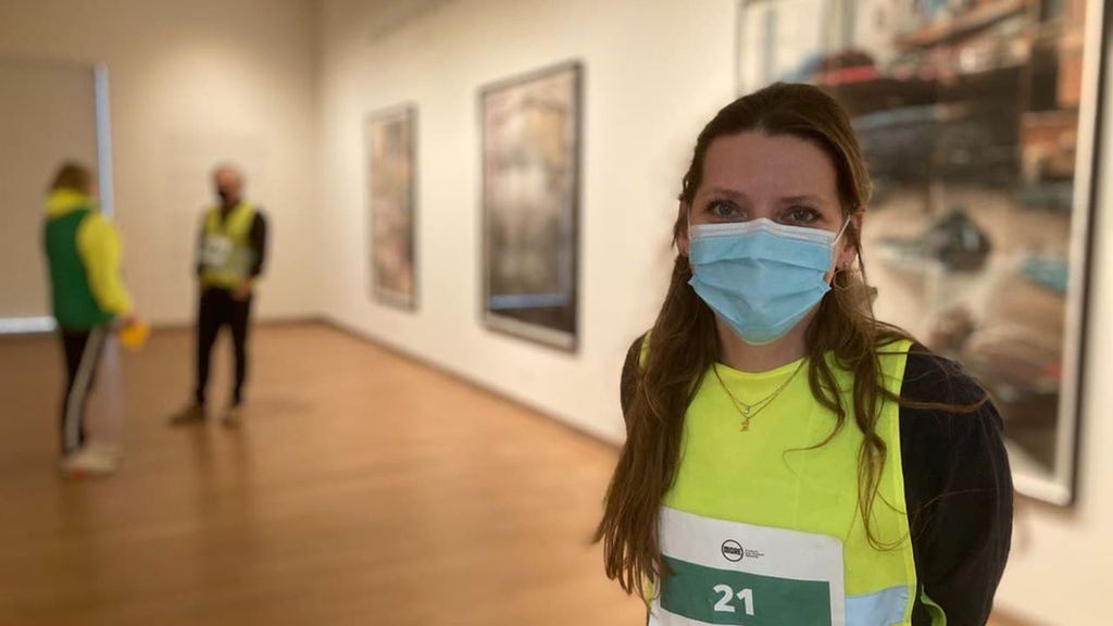 Artistiek directeur Maite van Dijk tijdens het protest. Foto: Omroep Gelderland Artistiek directeur Maite van Dijk tijdens het protest. Foto: Omroep Gelderland