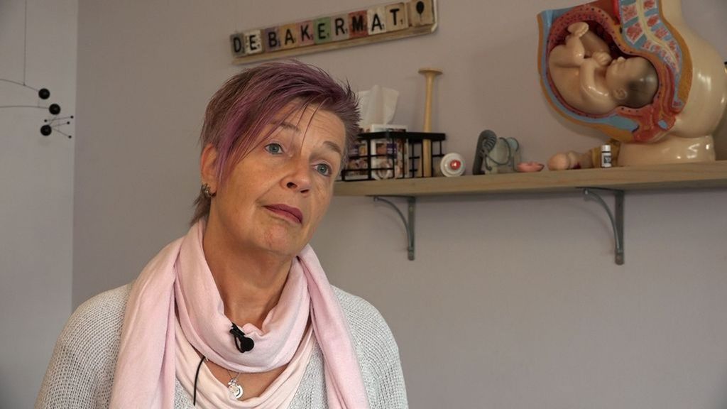Verloskundige Karin Schreurs uit Zutphen. Foto: Omroep Gelderland Verloskundige Karin Schreurs uit Zutphen. Foto: Omroep Gelderland