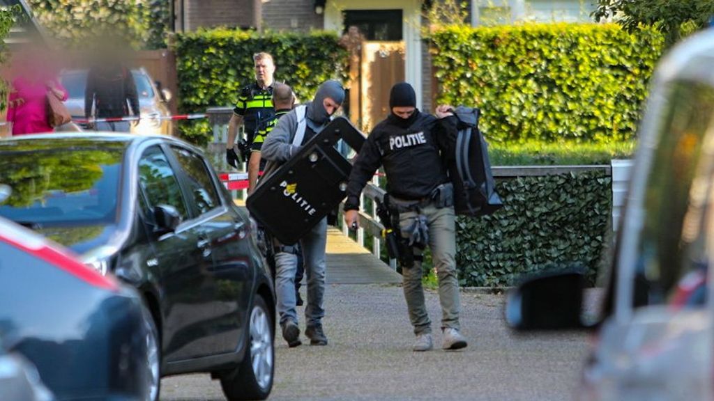 Arrestatieteam meldt zich in Apeldoorn. Foto: Luciano de Graaf