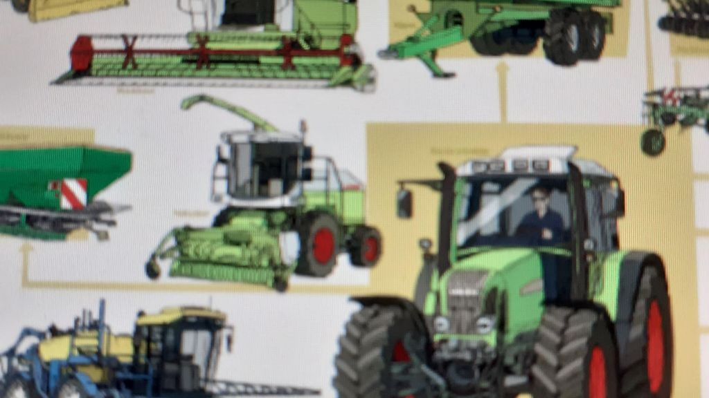 Wie heeft er folders van tractors, hooipersen en andere landbouwvoertuigen?