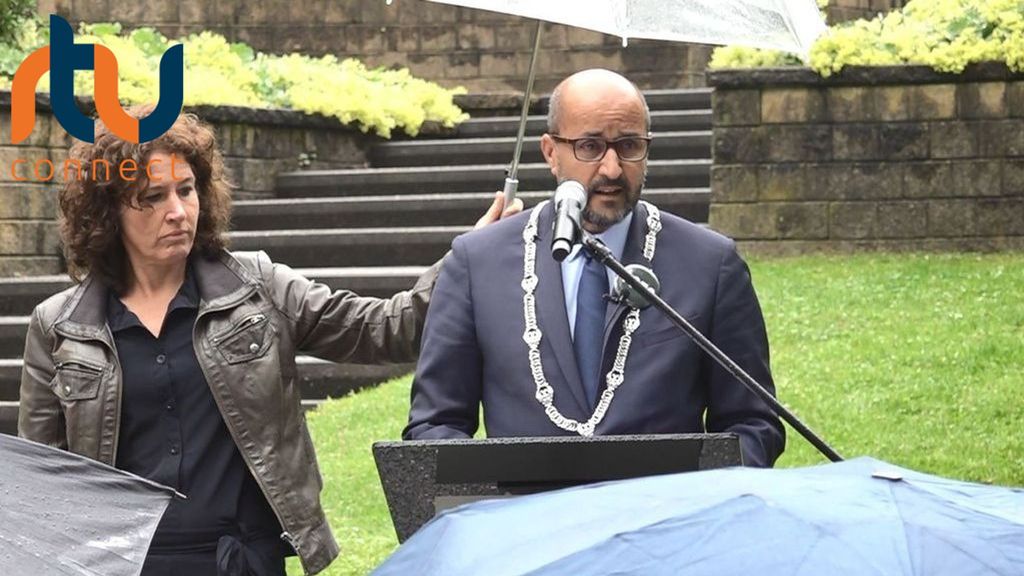 Burgemeester Ahmed Marcouch bij de herdenking van Keti Koti in 2021 in Arnhem. Foto: Huibert Veth, Omroep Gelderland Burgemeester Ahmed Marcouch bij de herdenking van Keti Koti in 2021 in Arnhem. Foto: Huibert Veth, Omroep Gelderland