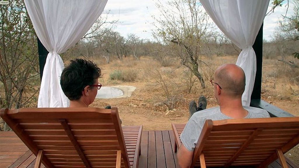 Kirsten en Edwin Autsema in hun stulpje in Zuid-Afrika. Foto: Kirsten en Edwin Autsema Kirsten en Edwin Autsema in hun stulpje in Zuid-Afrika. Foto: Kirsten en Edwin Autsema