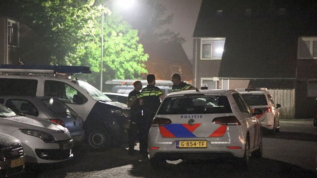 Aanslag met een brandbom in Tiel. Foto: Persbureau Heitink Aanslag met een brandbom in Tiel. Foto: Persbureau Heitink