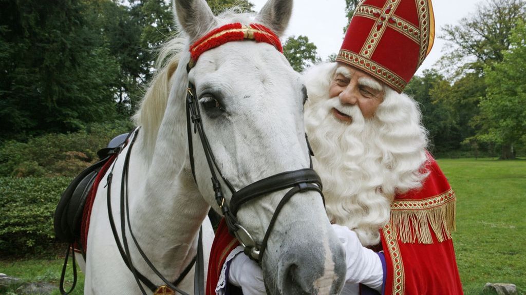 Sinterklaas tot Paul de Leeuw: heel medialand belde omstreden