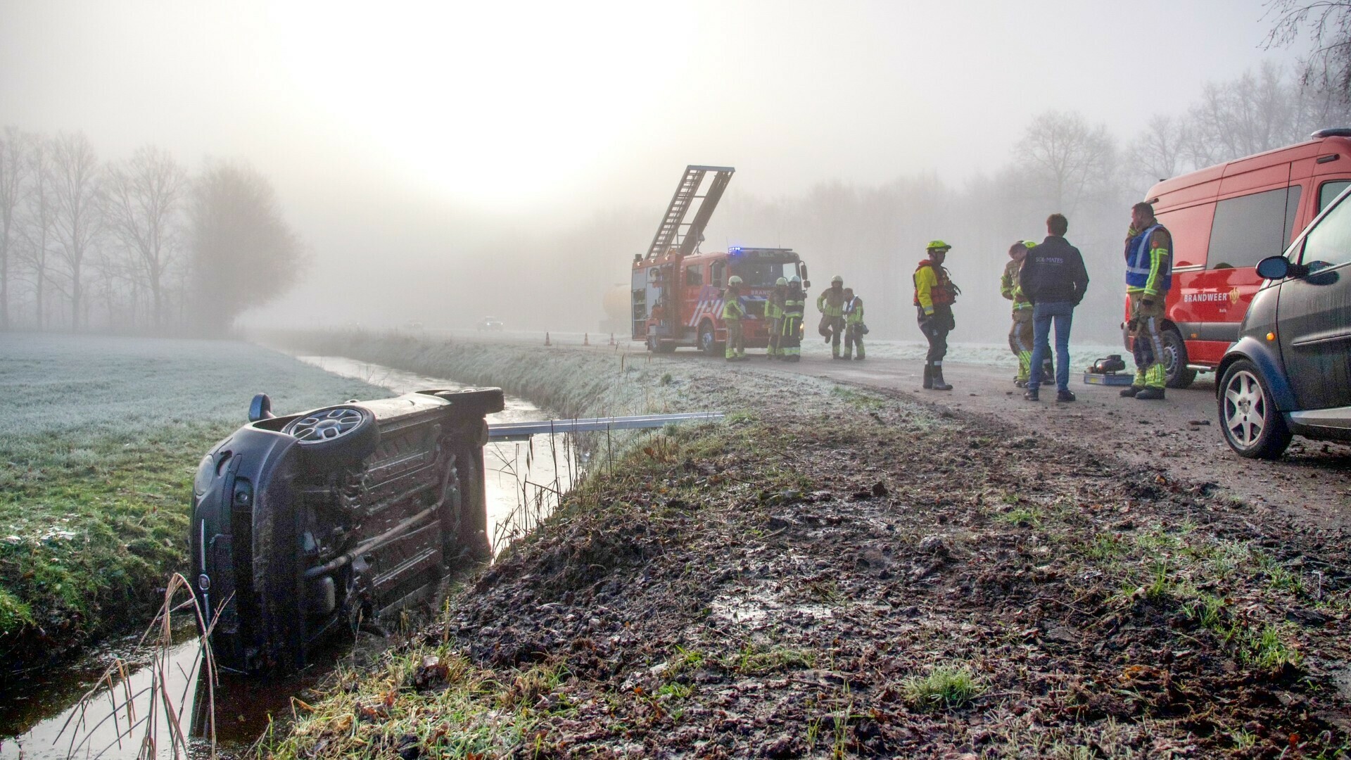 De auto leit yn de sleat