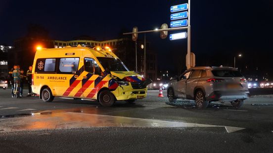 Ongeluk met ambulance, ravage groot