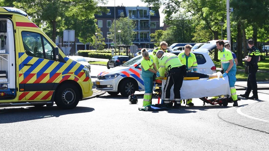 Botsing tussen auto en motor