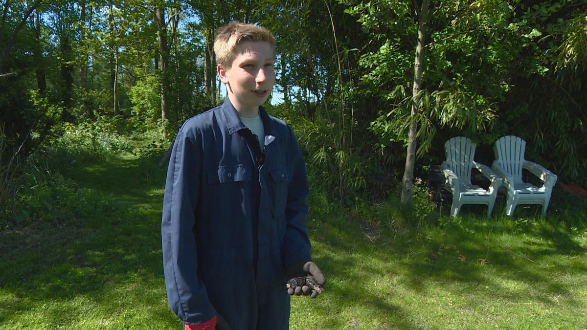 Jelle (13) heeft een bijzonder bijbaantje: hij is mollenvanger