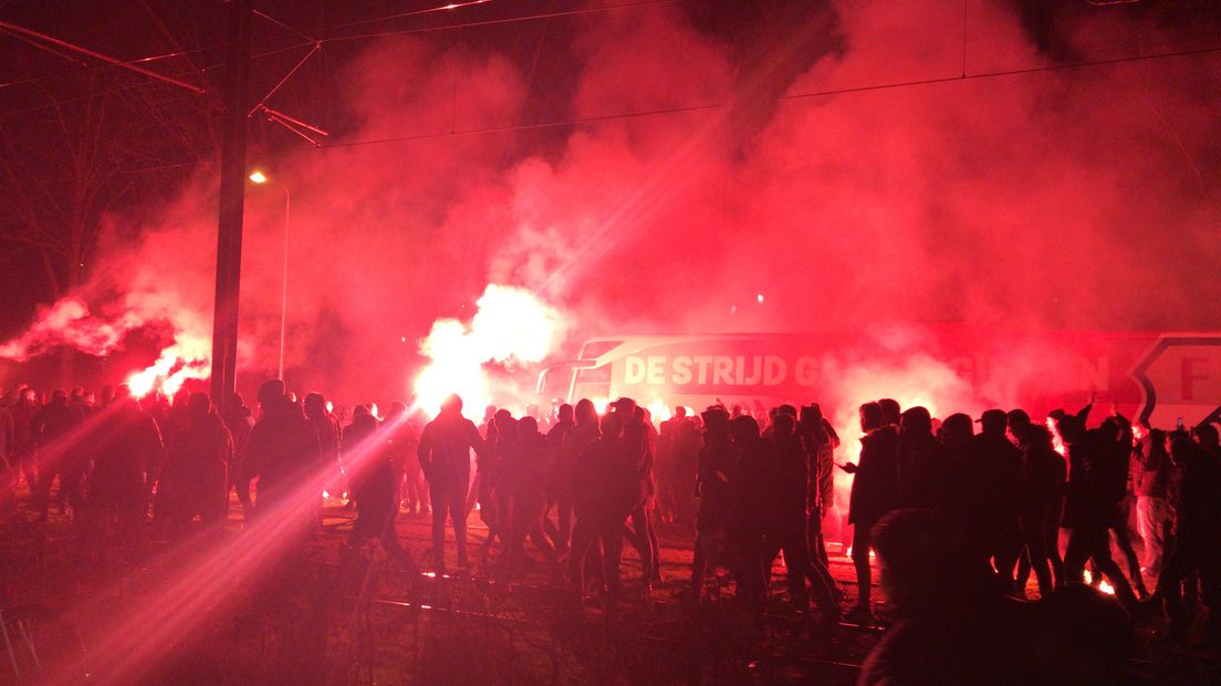 Fans van FC Utrecht bij stadion Galgenwaard