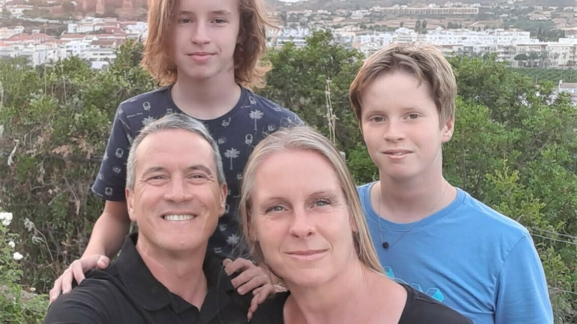 Martha ferhuze nei de Algarve om in B&B te begjinnen: "It wie in close call"