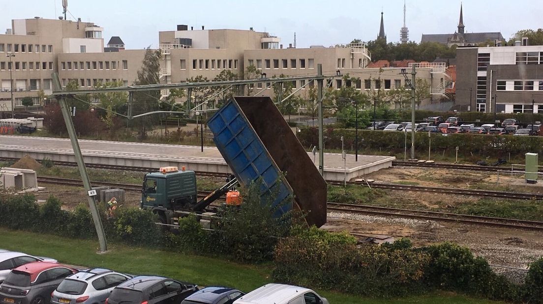 Bovenleidingsportaal bij station Goes geraakt