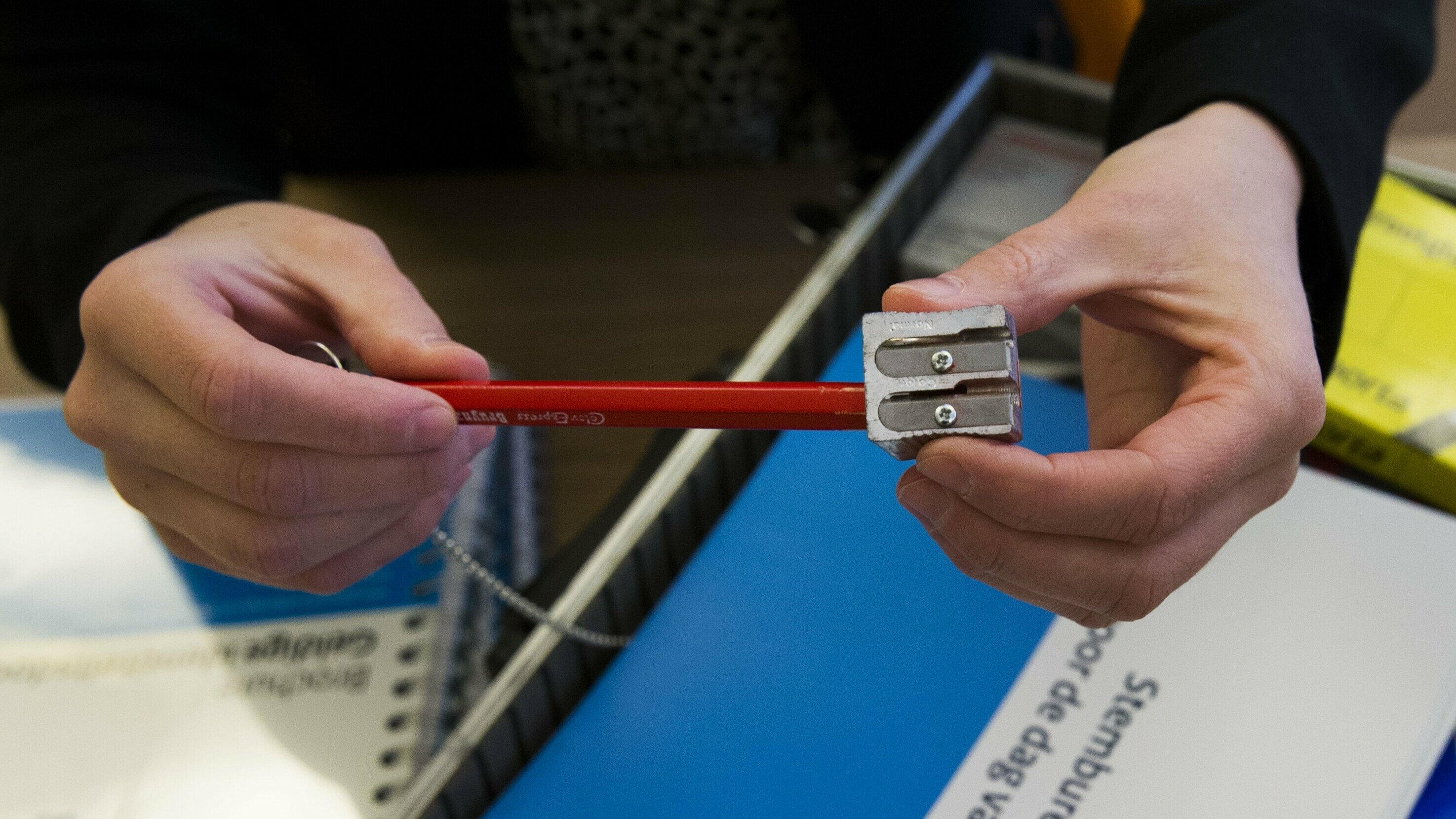 Een stempotlood slijpen