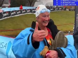 Inge wint vijf medailles en zwemt wereldrecord bij WK IJszwemmen: 'Water was zo'n 2,5 graden'