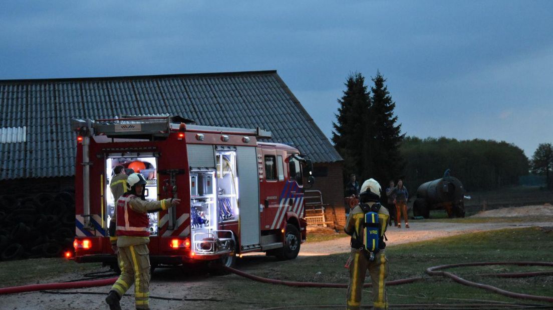 De brandweer heeft de brand geblust (Rechten: De Vries Media)