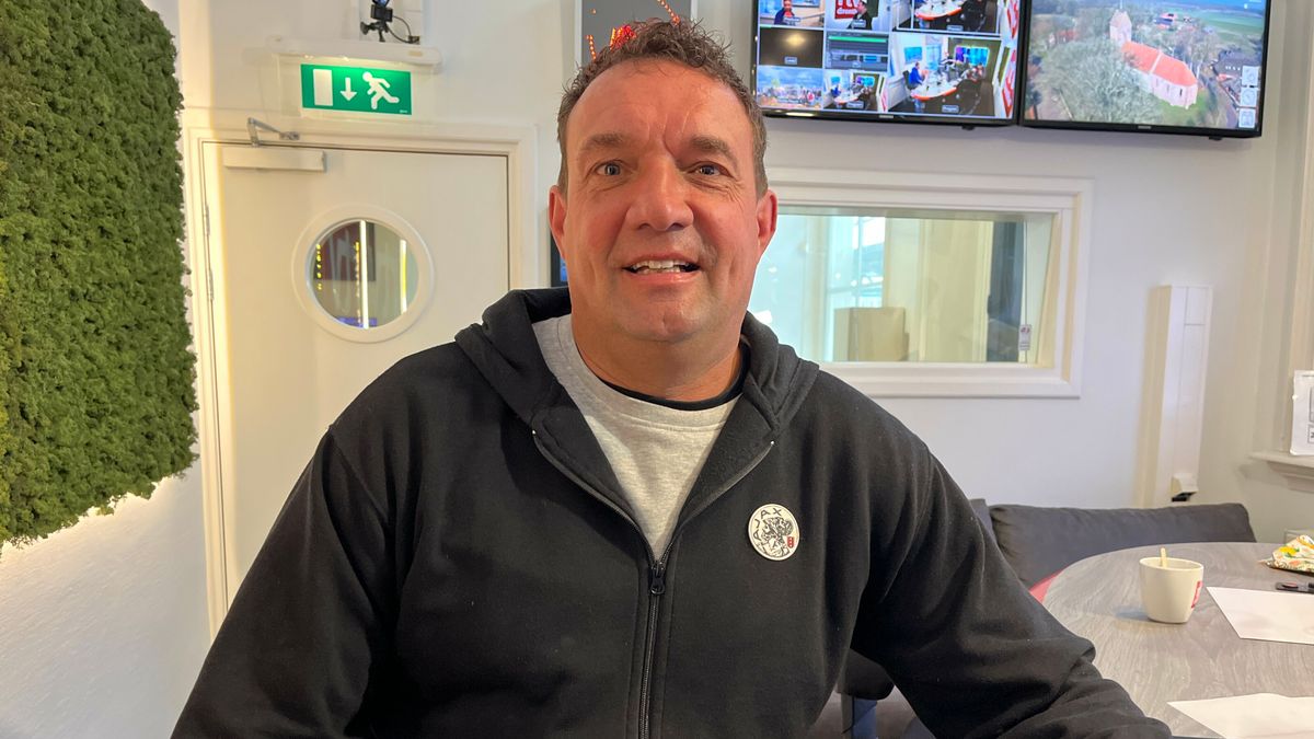 'Als ik schilder bij een voetballer dan vraag ik wel of hij naar Tiendeveen komt'