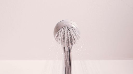 Man overlijdt na hete douche, zorginstelling wordt vervolgd