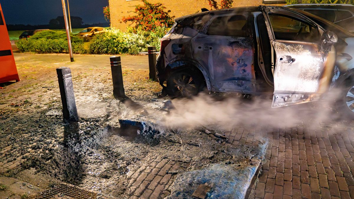 112 Nieuws: Brand in auto en dixi in Deventer | Woningbranden in Kampen en Rijssen