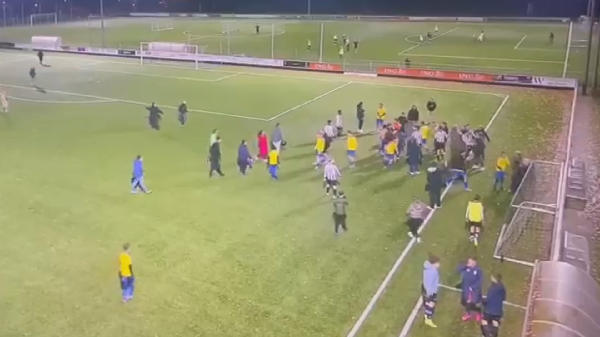 Vechtpartij na jeugdwedstrijd: 'Dit is verschrikkelijk'