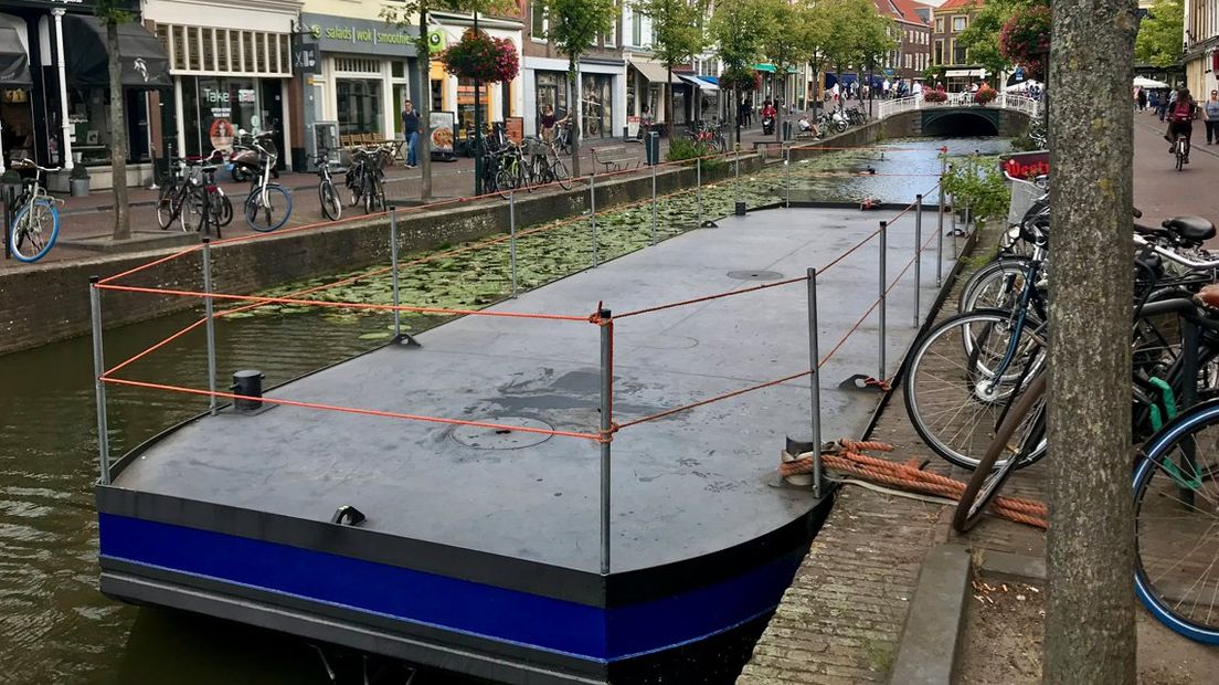 De parkeerboot aan de Binnenwatersloot