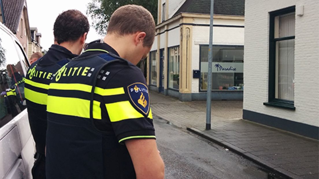 De politie heeft dinsdagochtend een controle gedaan bij een
growshop aan de Griftstraat in Apeldoorn.