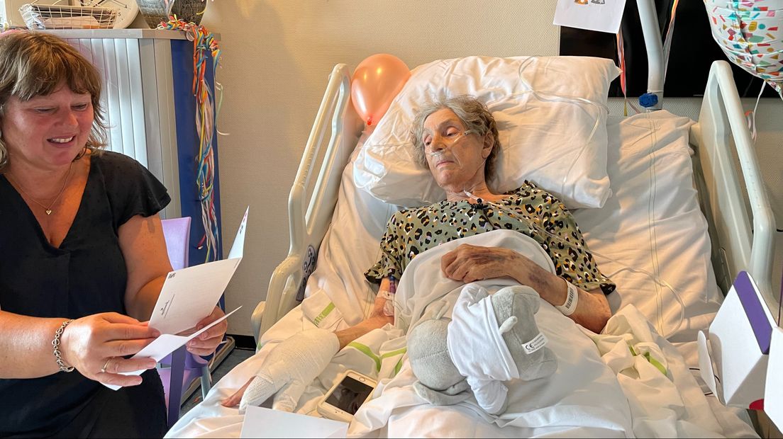 Dochter Désirée en Ans in het ziekenhuis