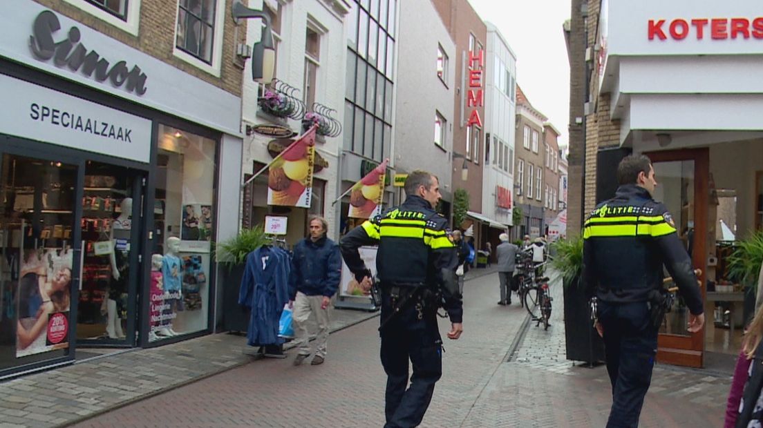 Politie test winkeliers met inbrekers (video)