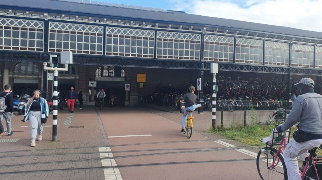 Ingang fiets- en voetgangerstunnel Hollands Spoor