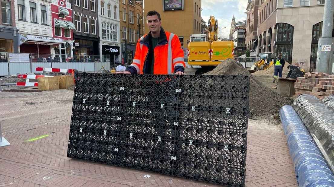 Guido Roegholt met de 'kratjes'