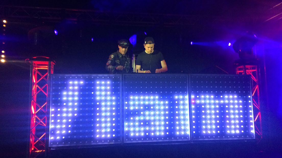 Alternatieve nieuwjaarsfeesten Zwammerdam en Zoetermeer pakken goed uit