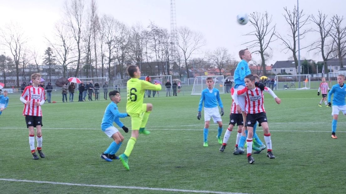 Tristan Kolijn van JVOZ wint kopduel