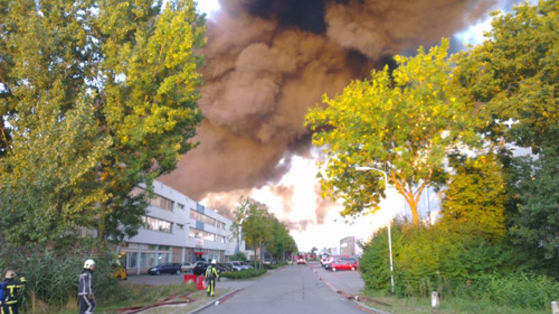 De grote brand die vrijdagochtend uitbrak bij kunststofverwerker Promens in Zevenaar heeft voor miljoenen euro's schade aangericht.