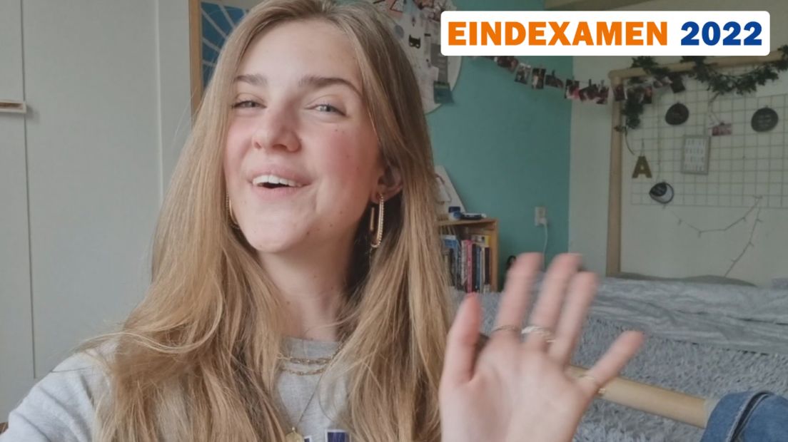 Anneroos van het Maartens College is een van de vloggers